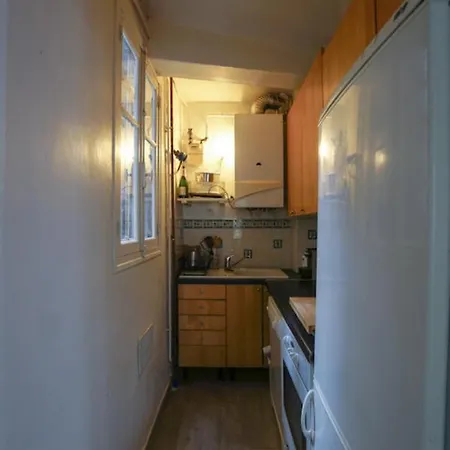 Spacious Apt Just A Stone's Throw From Montmartre! *