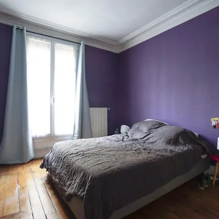 Apartment Spacious Apt Just A Stone's Throw From Montmartre! *