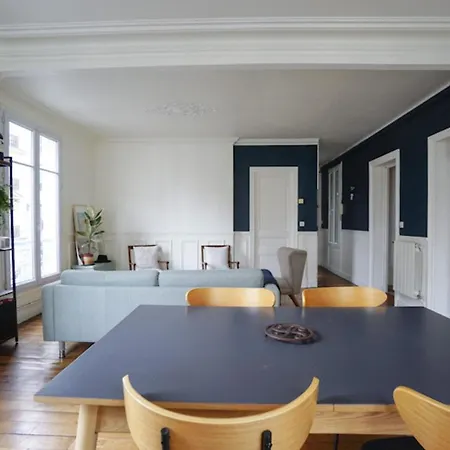 Spacious Apt Just A Stone's Throw From Montmartre! Apartment Paris