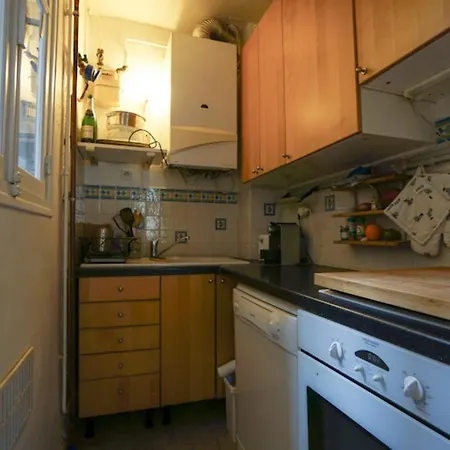 Spacious Apt Just A Stone's Throw From Montmartre! *