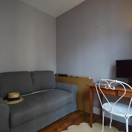 Spacious Apt Just A Stone's Throw From Montmartre! Apartment